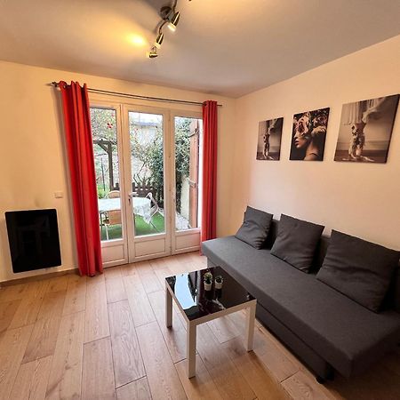 F2 Avec Terrasse Apartment Saint-Denis  Exterior photo